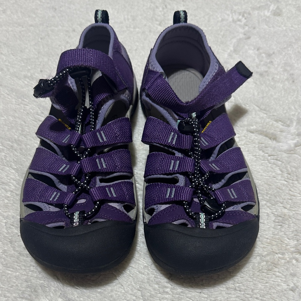 Keen | size 5 | hybrid sandal